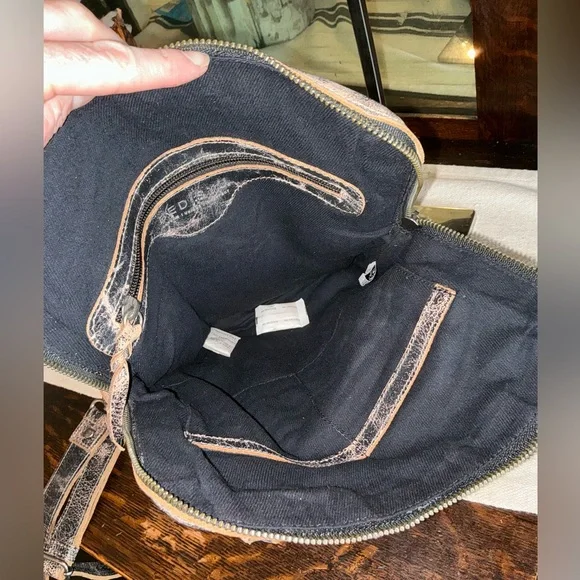 NWOT Bed Stu Leather Aiken 2 Way Crossbody Bag Black Rustic Retail $265 - Picture 12 of 13